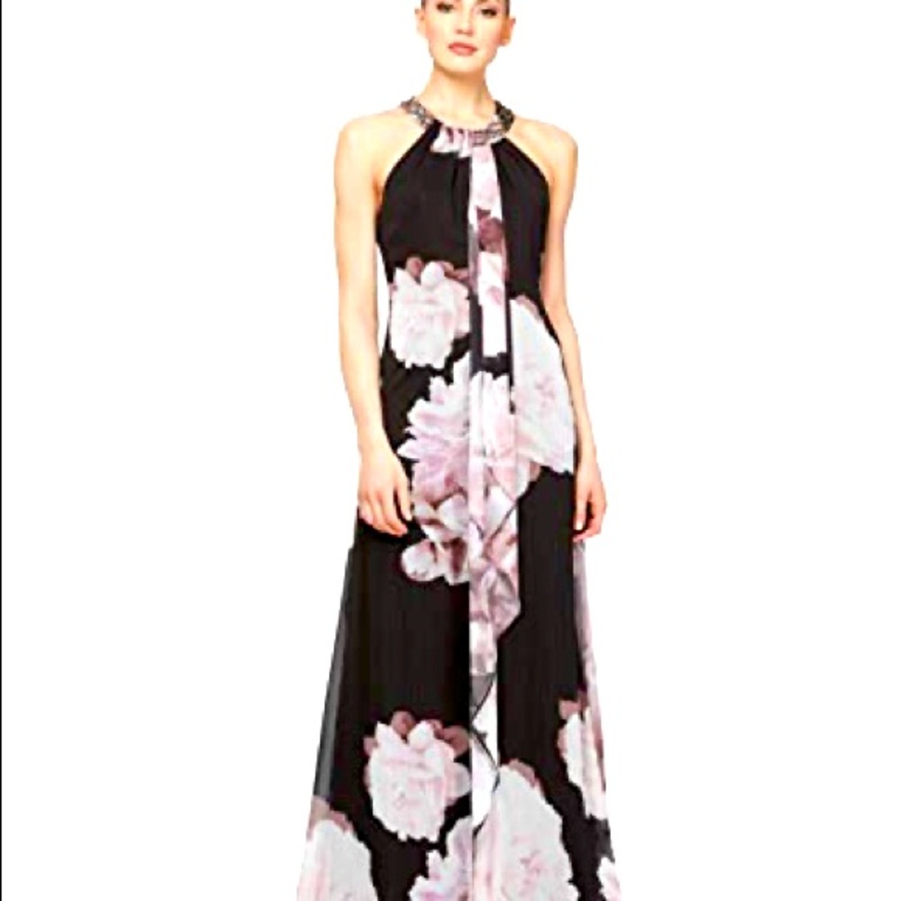 Flowing gown, lightweight with tags never worn